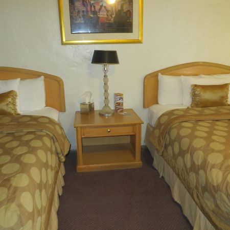 El Trovatore Motel Кингман Екстериор снимка
