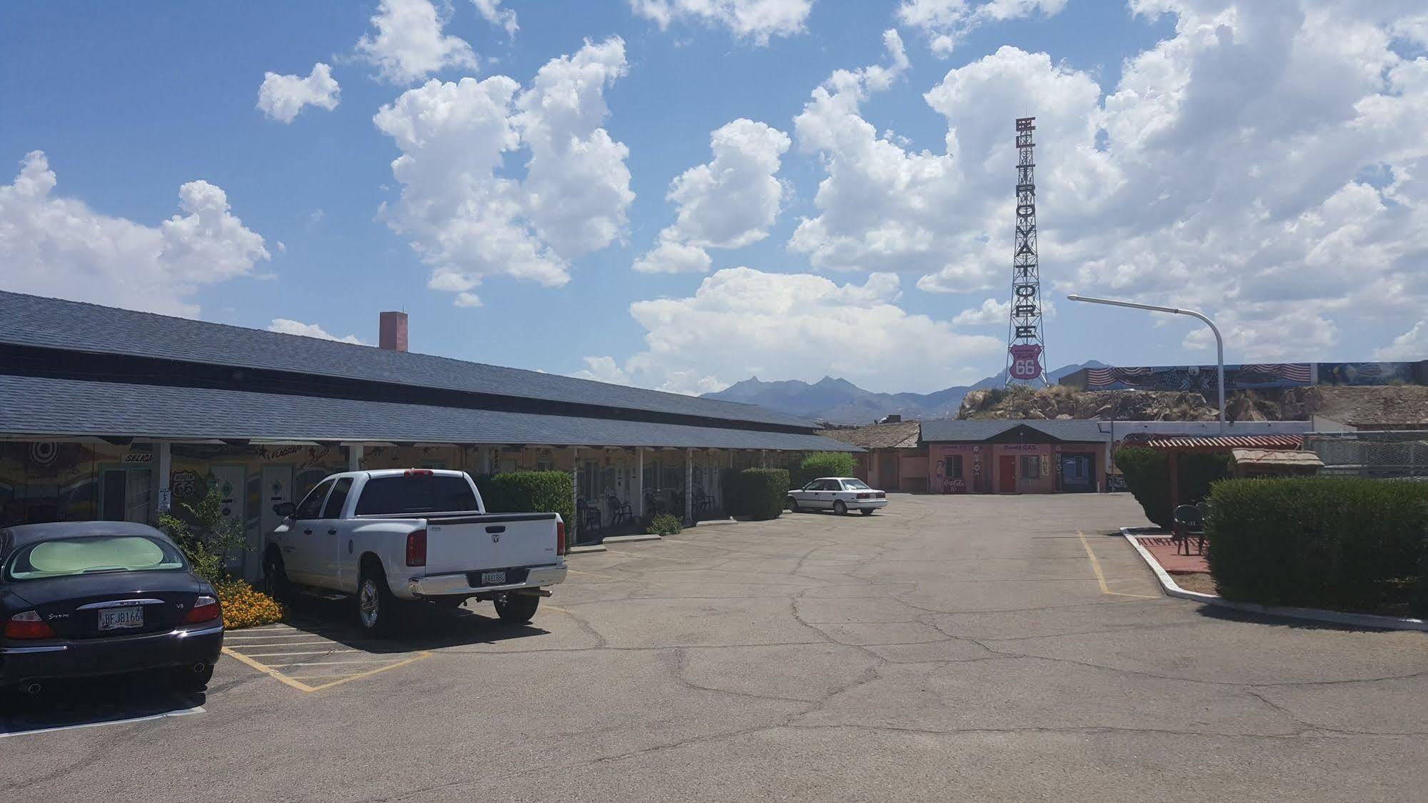 El Trovatore Motel Кингман Екстериор снимка